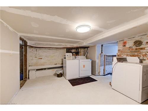 174-176 Darling Street, Brantford, ON - Indoor Photo Showing Laundry Room