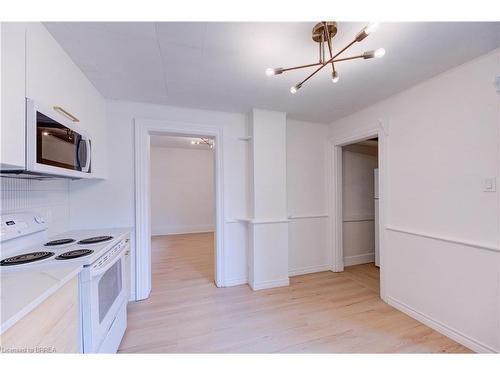 174-176 Darling Street, Brantford, ON - Indoor Photo Showing Kitchen