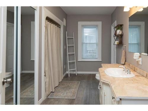80 Stover Street N, Norwich, ON - Indoor Photo Showing Bathroom