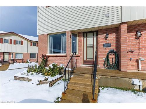 31-1115 Nellis Street, Woodstock, ON - Outdoor