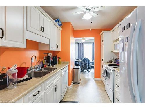 31-1115 Nellis Street, Woodstock, ON - Indoor Photo Showing Kitchen With Double Sink