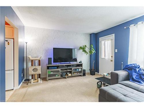 31-1115 Nellis Street, Woodstock, ON - Indoor Photo Showing Other Room