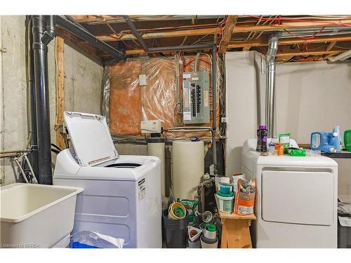 31-1115 Nellis Street, Woodstock, ON - Indoor Photo Showing Laundry Room