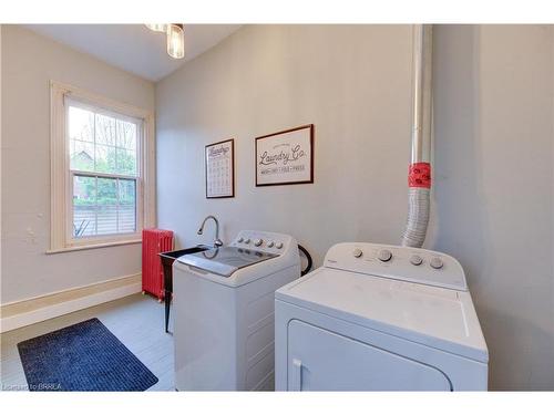 220 Nelson Street, Brantford, ON 