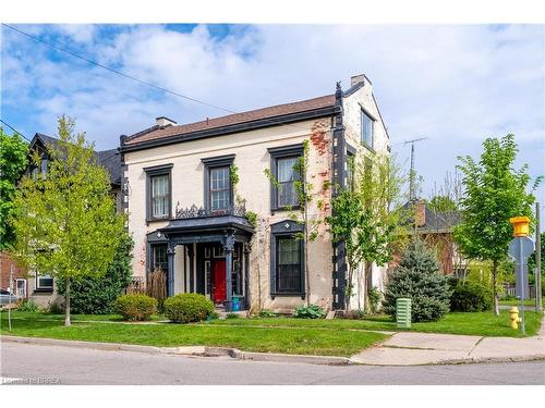 220 Nelson Street, Brantford, ON 