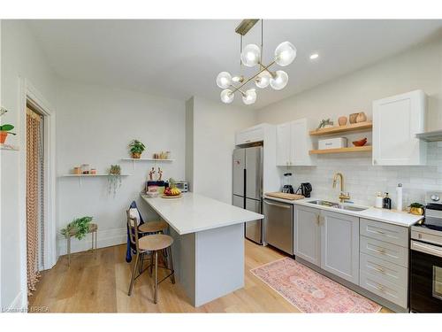 220 Nelson Street, Brantford, ON 