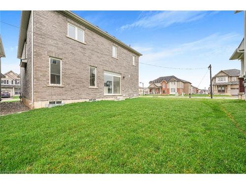 8 Tate Street, Brantford, ON - Outdoor