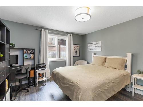 42 Sandpiper Drive, Guelph, ON - Indoor Photo Showing Bedroom