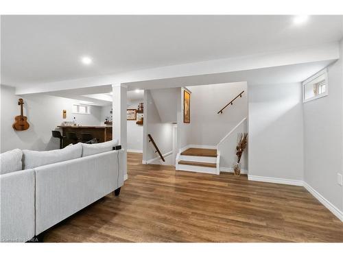 8 Sandy Row, Brantford, ON - Indoor