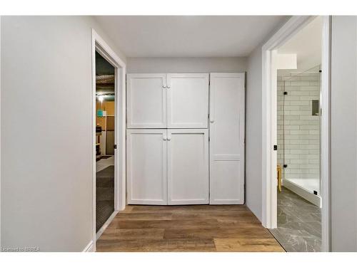 8 Sandy Row, Brantford, ON - Indoor Photo Showing Other Room