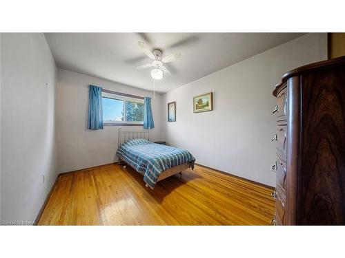 15 Acorn Lane, Brantford, ON - Indoor Photo Showing Bedroom
