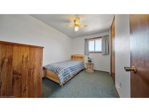 15 Acorn Lane, Brantford, ON - Indoor Photo Showing Bedroom