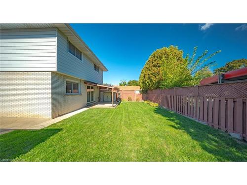15 Acorn Lane, Brantford, ON - Outdoor