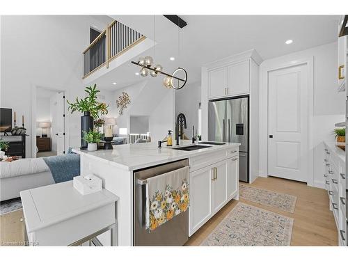 4-242 Mount Pleasant Street, Brantford, ON - Indoor Photo Showing Kitchen With Upgraded Kitchen