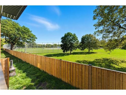 4-242 Mount Pleasant Street, Brantford, ON - Outdoor