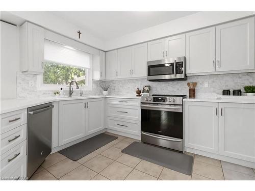 275 Granite Hill Road, Cambridge, ON - Indoor Photo Showing Kitchen With Upgraded Kitchen