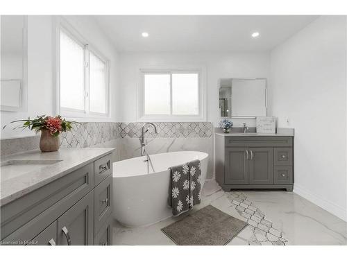 275 Granite Hill Road, Cambridge, ON - Indoor Photo Showing Bathroom