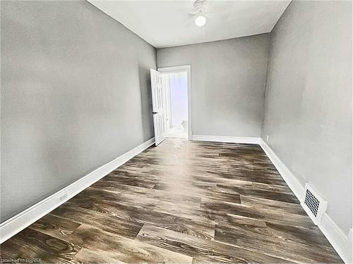 13 Salisbury Avenue, Brantford, ON - Indoor Photo Showing Other Room