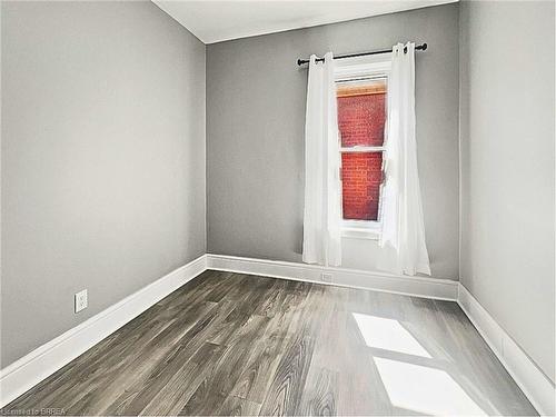 13 Salisbury Avenue, Brantford, ON - Indoor Photo Showing Other Room