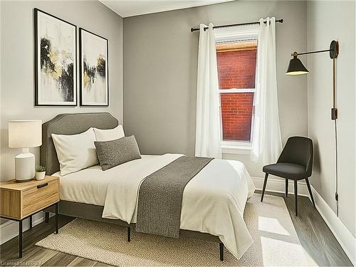 13 Salisbury Avenue, Brantford, ON - Indoor Photo Showing Bedroom