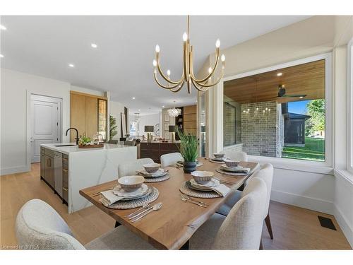 141 Parkside Drive, Brantford, ON - Indoor Photo Showing Dining Room