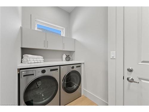 141 Parkside Drive, Brantford, ON - Indoor Photo Showing Laundry Room