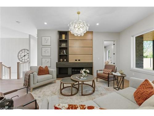 141 Parkside Drive, Brantford, ON - Indoor Photo Showing Other Room