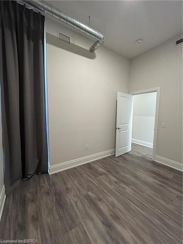 206-11 Queen Street, Brantford, ON - Indoor Photo Showing Other Room
