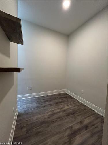206-11 Queen Street, Brantford, ON - Indoor Photo Showing Other Room