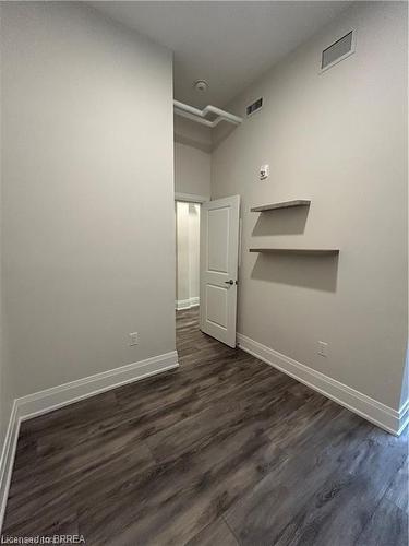 206-11 Queen Street, Brantford, ON - Indoor Photo Showing Other Room