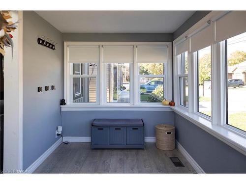 92 Sovereign Street W, Waterford, ON - Indoor