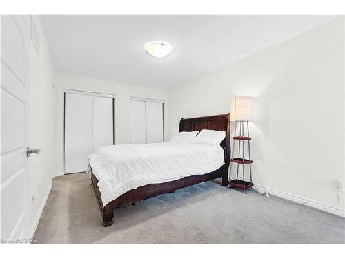 48-143 Ridge Road, Cambridge, ON - Indoor Photo Showing Bedroom