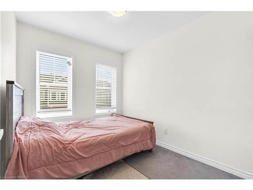 48-143 Ridge Road, Cambridge, ON - Indoor Photo Showing Bedroom
