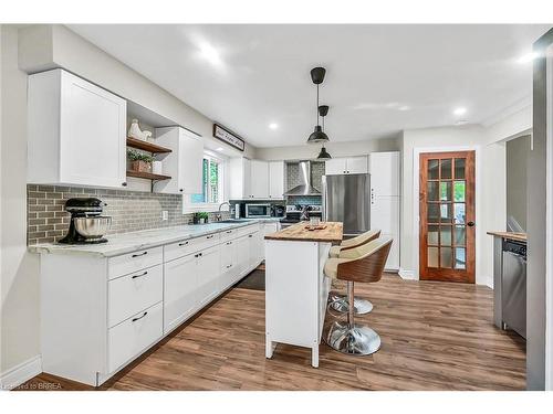 21 Burdock Boulevard, Brantford, ON - Indoor Photo Showing Kitchen With Upgraded Kitchen