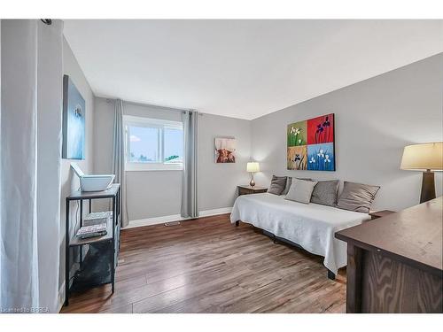 21 Burdock Boulevard, Brantford, ON - Indoor Photo Showing Bedroom