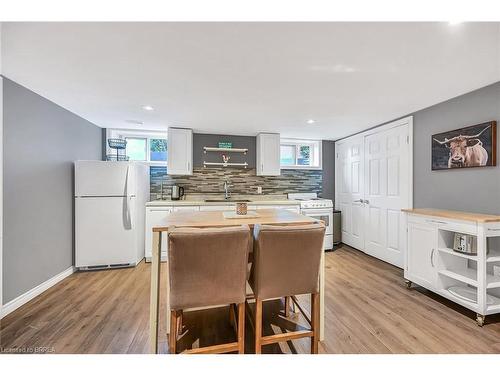 21 Burdock Boulevard, Brantford, ON - Indoor