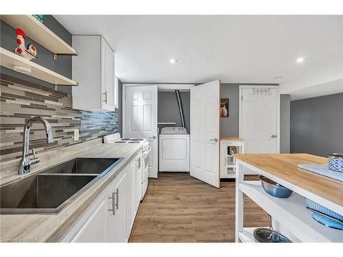 21 Burdock Boulevard, Brantford, ON - Indoor Photo Showing Kitchen With Double Sink With Upgraded Kitchen