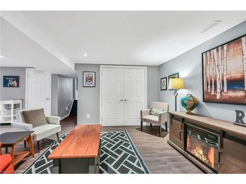 21 Burdock Boulevard, Brantford, ON - Indoor