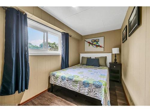 21 Burdock Boulevard, Brantford, ON - Indoor Photo Showing Bedroom