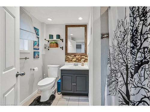 21 Burdock Boulevard, Brantford, ON - Indoor Photo Showing Bathroom