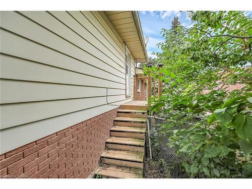 21 Burdock Boulevard, Brantford, ON - Outdoor