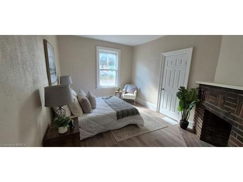 39 Park Avenue, Brantford, ON - Indoor With Fireplace