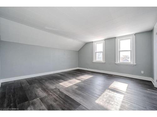 39 Park Avenue, Brantford, ON - Indoor Photo Showing Other Room