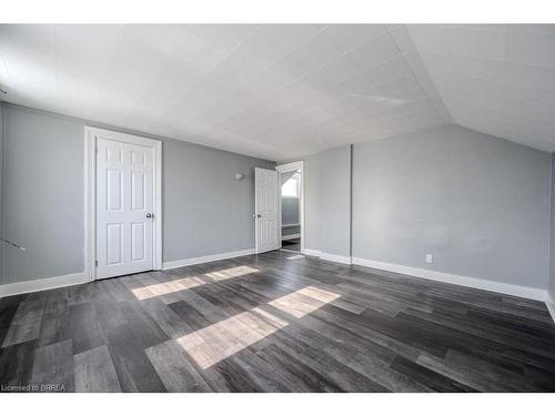 39 Park Avenue, Brantford, ON - Indoor Photo Showing Other Room