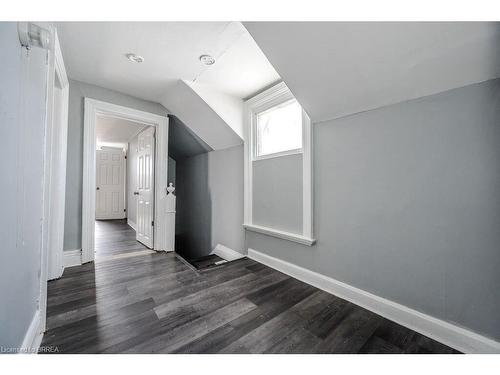 39 Park Avenue, Brantford, ON - Indoor Photo Showing Other Room