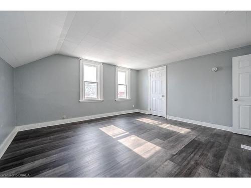 39 Park Avenue, Brantford, ON - Indoor Photo Showing Other Room