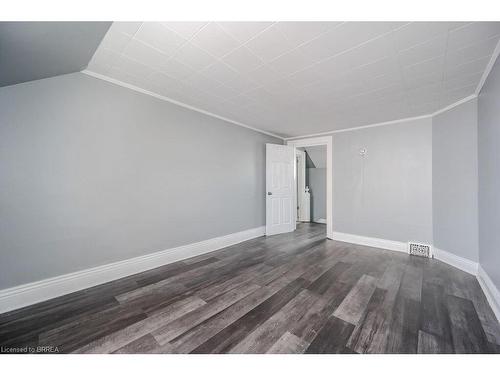 39 Park Avenue, Brantford, ON - Indoor Photo Showing Other Room
