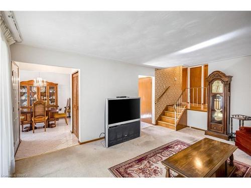 14 Burdock Boulevard, Brantford, ON - Indoor Photo Showing Living Room