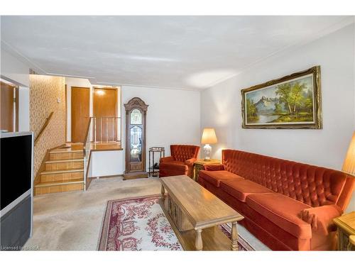 14 Burdock Boulevard, Brantford, ON - Indoor Photo Showing Living Room