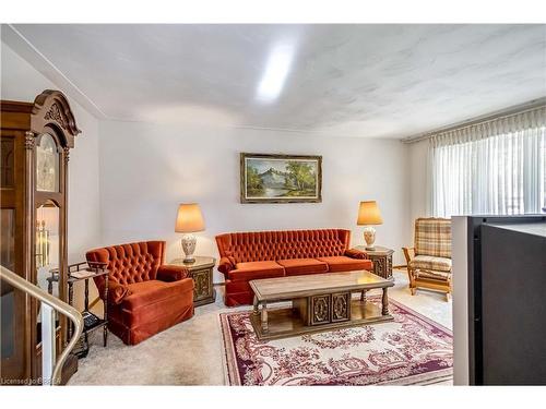 14 Burdock Boulevard, Brantford, ON - Indoor Photo Showing Living Room